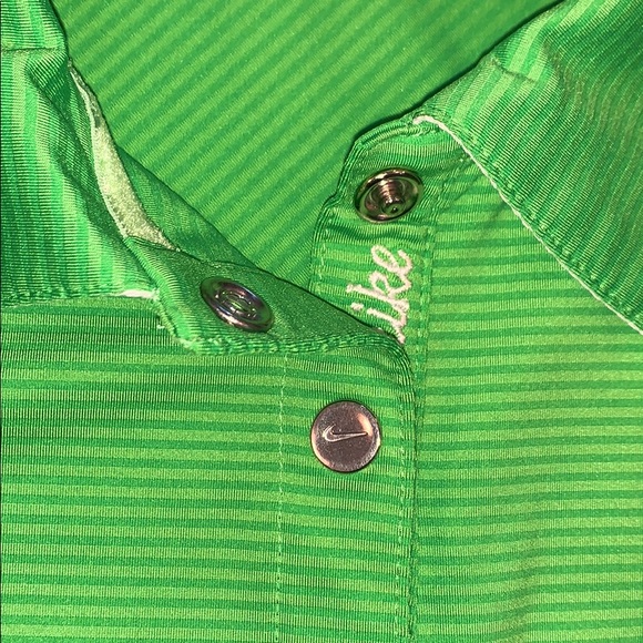 NIKE~Golf Tennis Polo Shirt~DriFit Wik Sports Wear - Picture 4 of 15